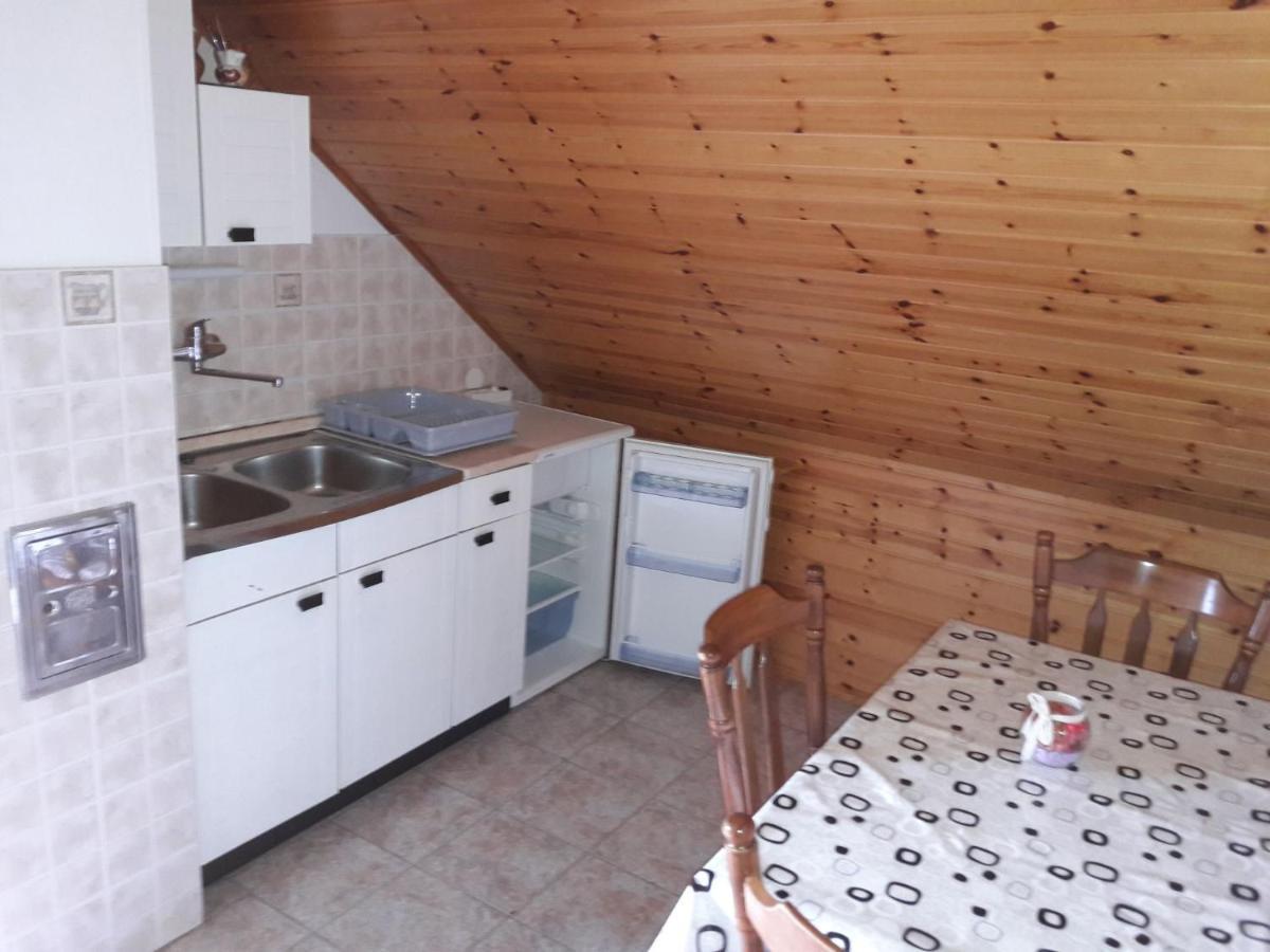 Rozi Apartment